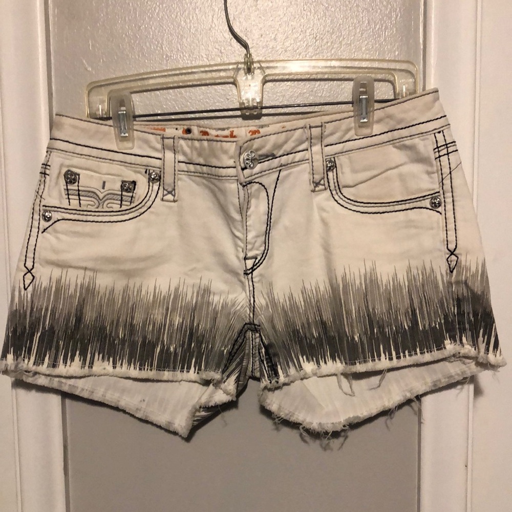Rock revival, white, and gray ombré shorts size 30